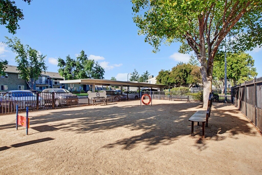 The Henley in Suisun City, CA - Building Photo