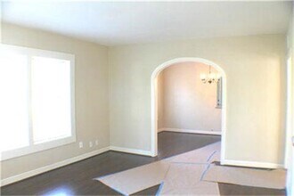 5017 Pease St, Unit B in Houston, TX - Building Photo - Building Photo