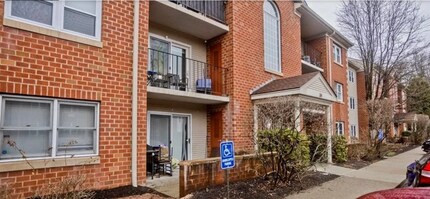 34 Maple Crest Cir in Holyoke, MA - Building Photo - Building Photo
