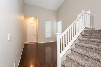 324 Point Loma Ave in North Las Vegas, NV - Foto de edificio - Building Photo