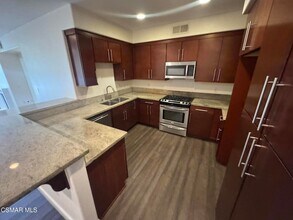 14412 Killion St, Unit 102 in Los Angeles, CA - Building Photo - Building Photo