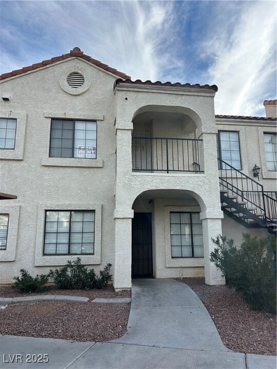 4805 Nara Vista Way in Las Vegas, NV - Building Photo