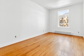 6992 D'outremont Av in Montréal, QC - Building Photo - Building Photo