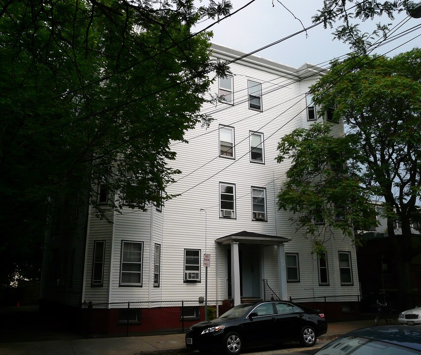 295 Windsor St in Cambridge, MA - Building Photo