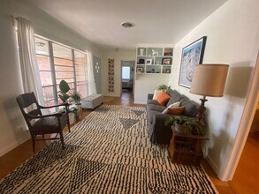 1609 Pin Oak Dr in Huntsville, TX - Building Photo - Building Photo