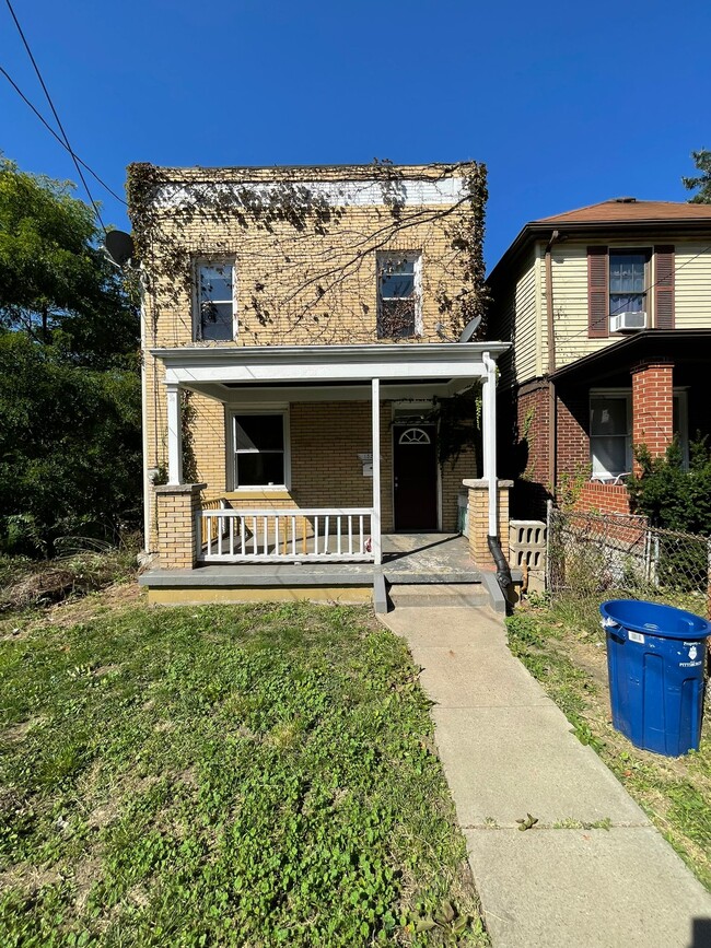 property at 1528 Methyl St