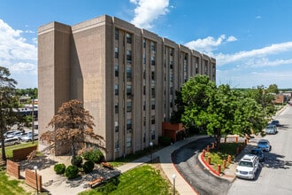 Riverview Apartments in Leavenworth, KS - Foto de edificio - Building Photo