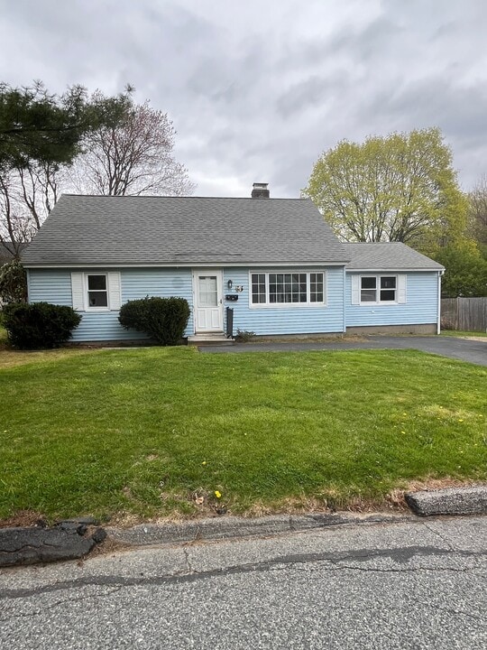 56 Shady Lane Ave in Shrewsbury, MA - Foto de edificio