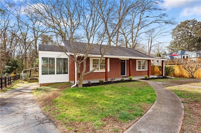 1370 Quarles Ave SE in Smyrna, GA - Building Photo - Building Photo