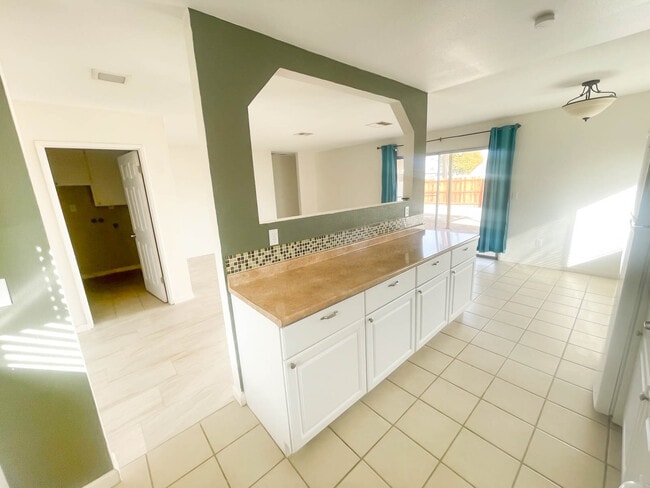 6181 Cahuilla Ave in Twentynine Palms, CA - Foto de edificio - Building Photo