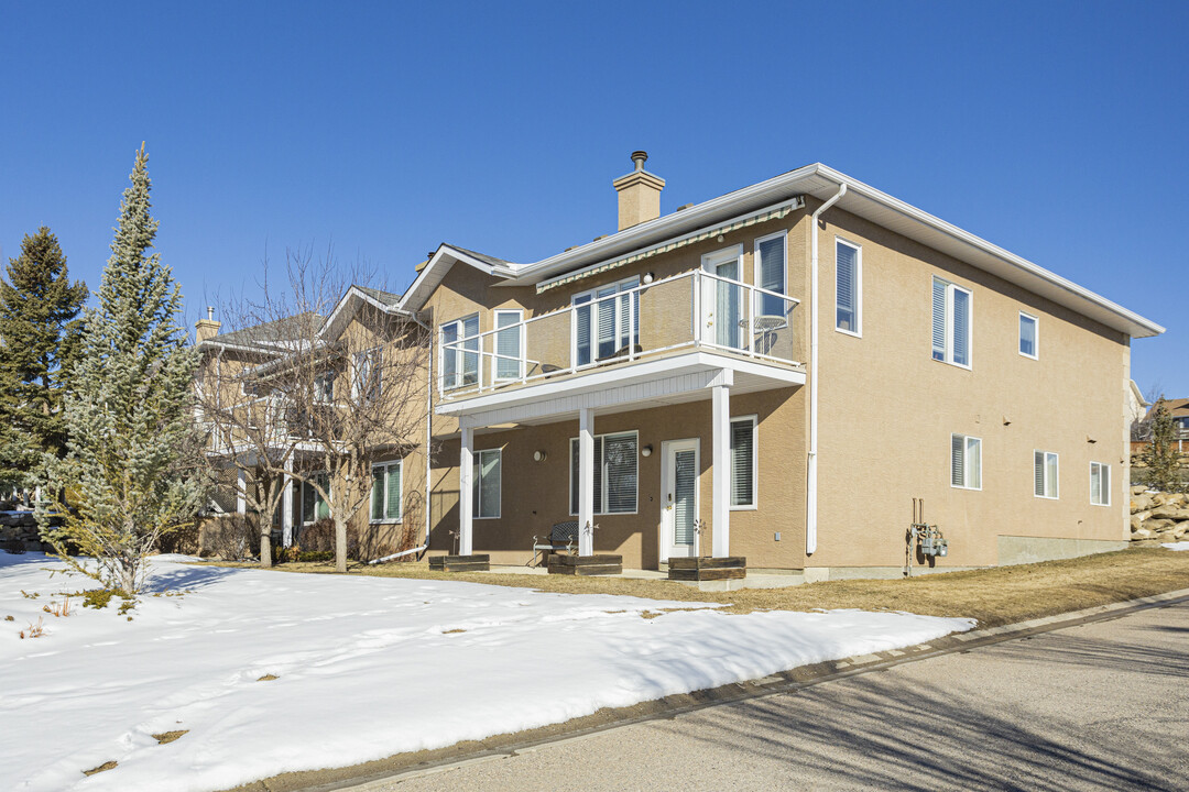 Georgian Bay Manors in Calgary, AB - Building Photo