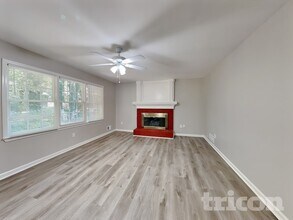 3560 Erdly Ln in Snellville, GA - Foto de edificio - Building Photo