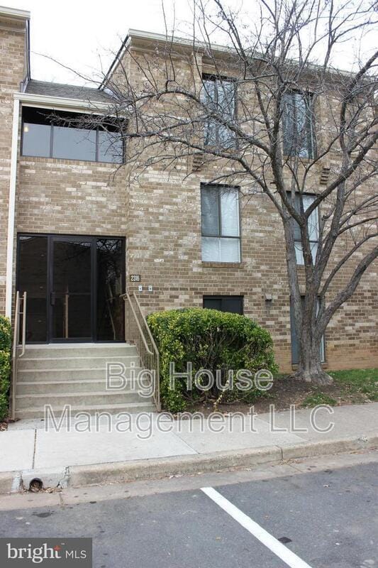 property at 2316 Freetown Ct