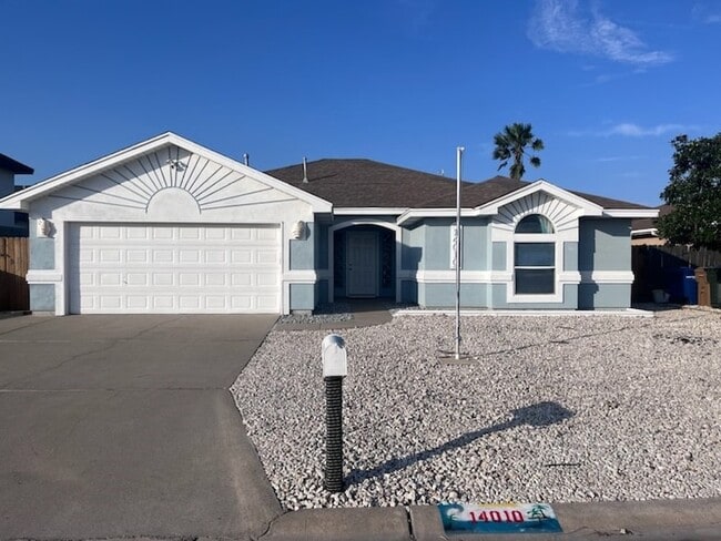 14010 Hawksnest Bay Dr in Corpus Christi, TX - Building Photo - Building Photo