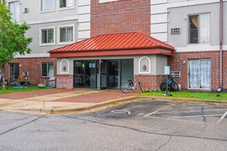 Garden Lane Apartments in Shakopee, MN - Building Photo - Building Photo