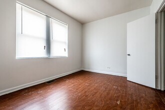 8200 S Clyde Ave Chicago, IL 60617 in Chicago, IL - Building Photo - Building Photo