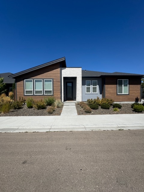 property at 555 S Proctor Ln