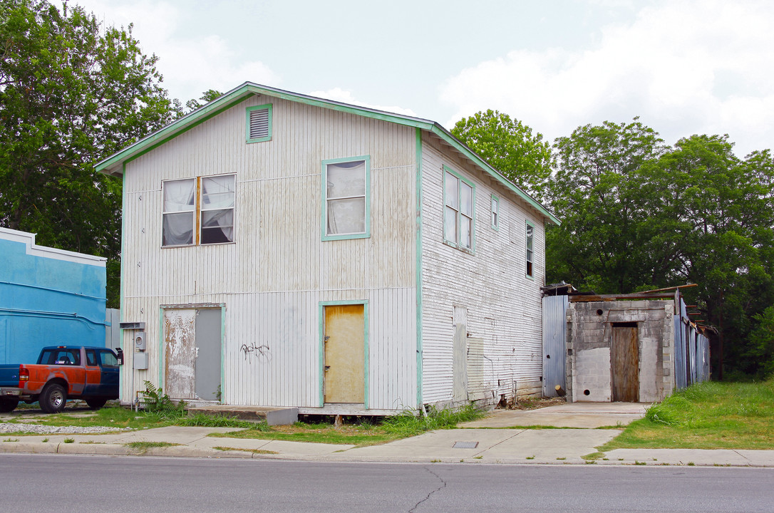 3712 S Presa St in San Antonio, TX - Building Photo