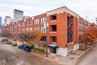 Live Oaks Loft in Dallas, TX - Building Photo - Primary Photo