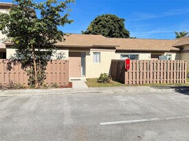 10725 NW 30th Pl in Sunrise, FL - Building Photo