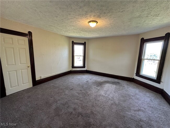 167 Charles Ave NE in Warren, OH - Building Photo - Building Photo