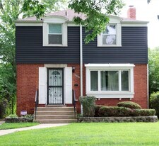 10031 S Paxton Ave in Chicago, IL - Building Photo