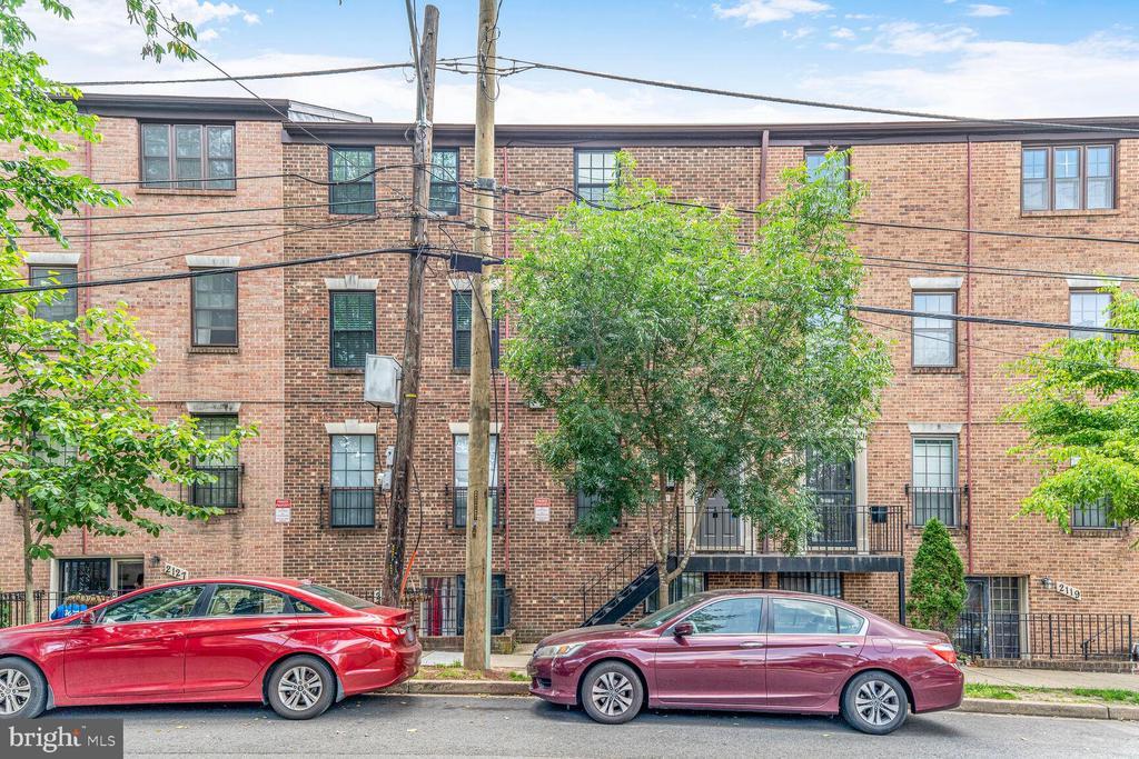 2123 Young St SE in Washington, DC - Building Photo