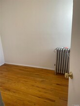 62 Middle Neck Rd in Great Neck, NY - Building Photo - Building Photo