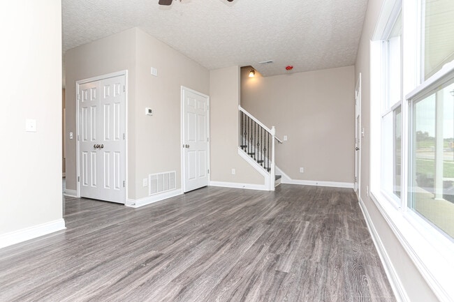Brookefield in Elizabethtown, KY - Building Photo - Interior Photo
