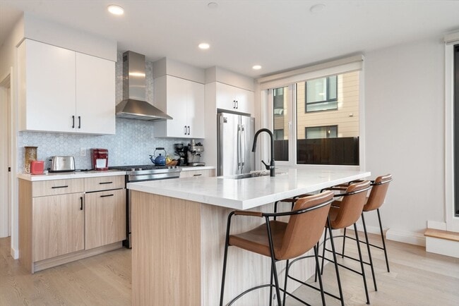 457 W Broadway in Boston, MA - Building Photo - Building Photo