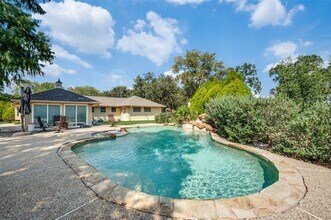 6417 Silver Wind Ct in Arlington, TX - Foto de edificio - Building Photo