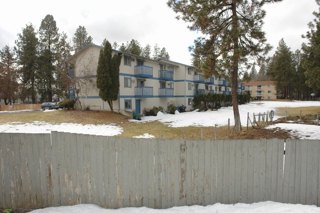 Cedar North Apartments in Spokane, WA - Building Photo - Building Photo