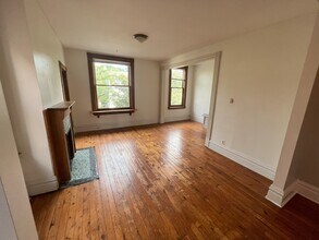 5735 Howe St in Pittsburgh, PA - Building Photo - Building Photo