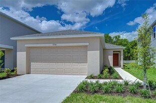 13341 Tropical Breeze Wy in Hudson, FL - Building Photo