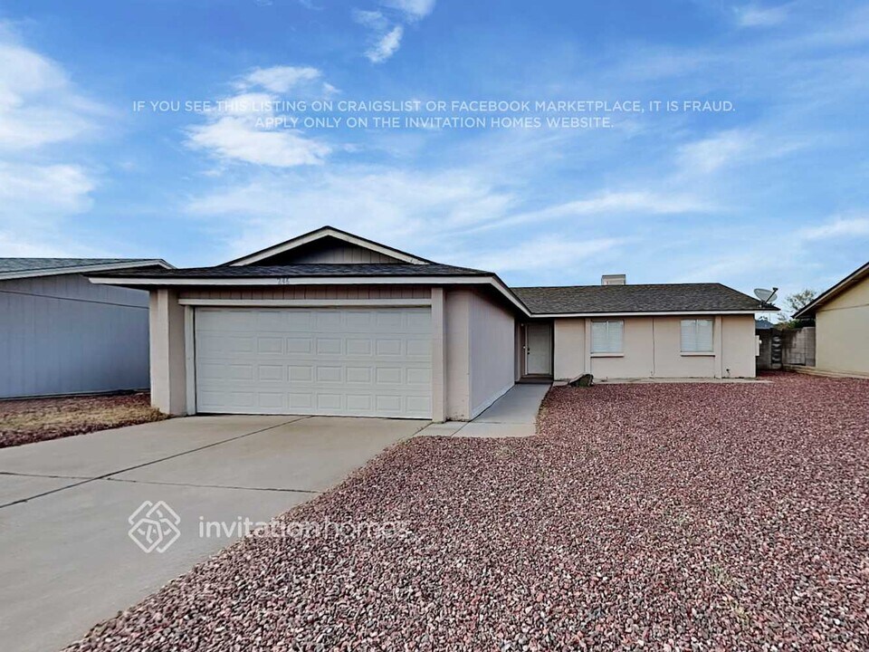 246 W Kristal Way in Phoenix, AZ - Building Photo