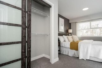 Urban Square in Winnipeg, MB - Building Photo - Building Photo