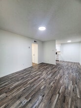 Avalon Apartments in Arlington, TX - Building Photo - Building Photo