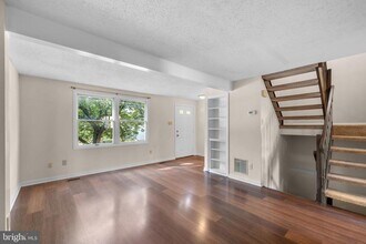6832 Heatherway Ct in Alexandria, VA - Building Photo - Building Photo