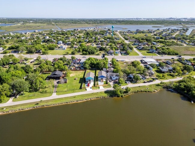 property at 4620 N Railroad Ave