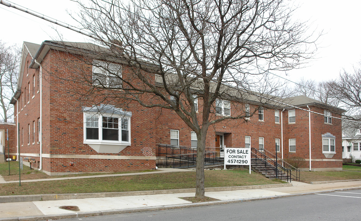 70 Turner Ave in Riverside, RI - Building Photo