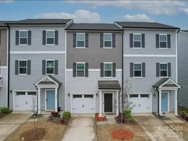 12026 Chesapeake Mallard Dr in Charlotte, NC - Building Photo - Building Photo