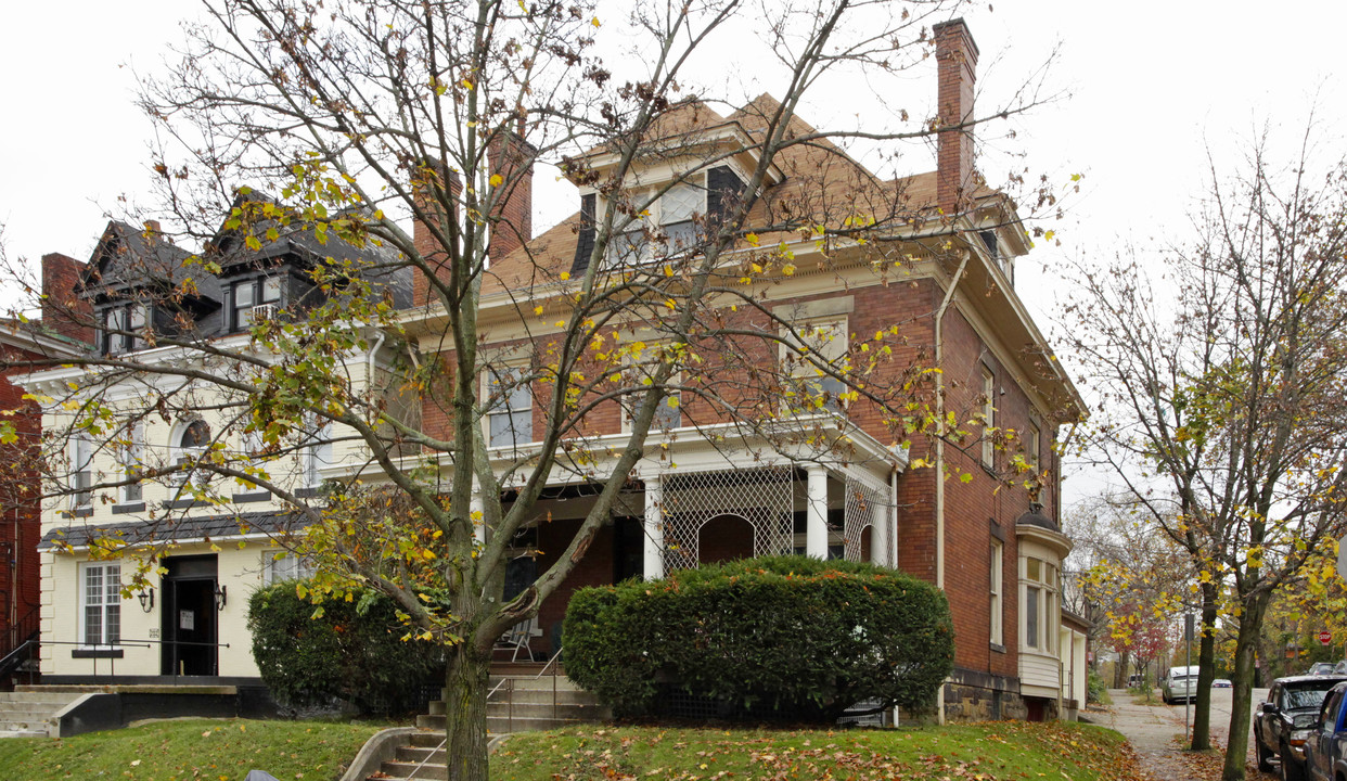 200 Stratford Ave in Pittsburgh, PA - Building Photo