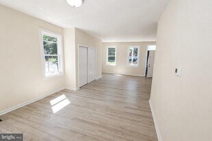 111 Barclay St in Burlington, NJ - Building Photo