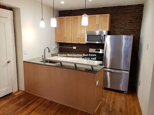 3 Thacher St, Unit 2 in Boston, MA - Building Photo - Building Photo