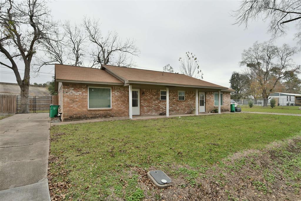 904 Mabry St in Baytown, TX - Foto de edificio