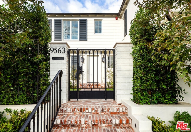 property at 9563 Charleville Blvd