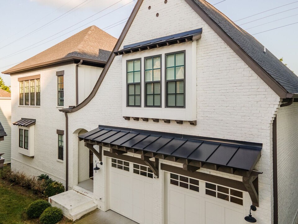 837B Gale Ln in Nashville, TN - Building Photo