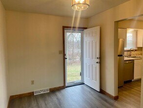 2904-2910 Tamarack Dr in Erie, PA - Building Photo - Building Photo