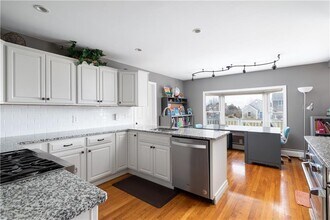 45 Windstone Dr in Portsmouth, RI - Building Photo - Building Photo