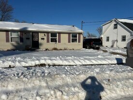 1312 Coolidge Ave in Little Chute, WI - Building Photo